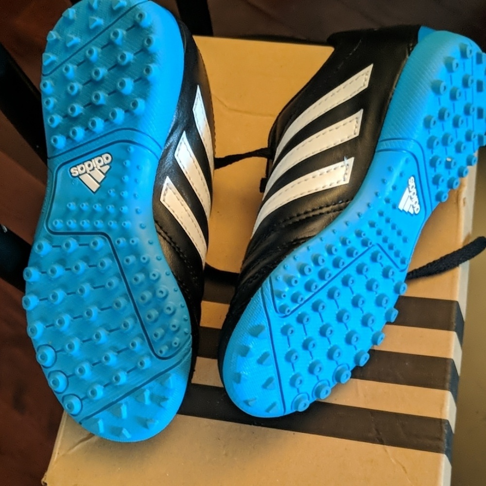 Adidas Black & White Unisex Toddler Indoor Soccer Cleets - Picture 3 of 3